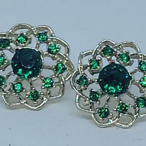 Vintage emerald screw back earrings, earrings, clip on earrings, screwback ear